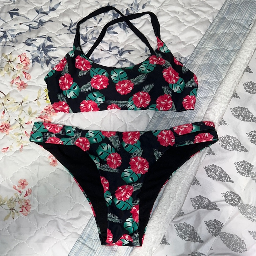 Cute bikini, bottoms reversible